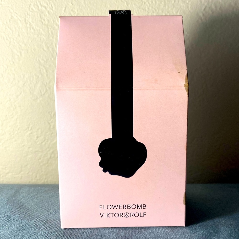 Flowerbomb by Viktor & Rolf Parfum, Body Lotion, Crème, and Shower Gel Kit Set